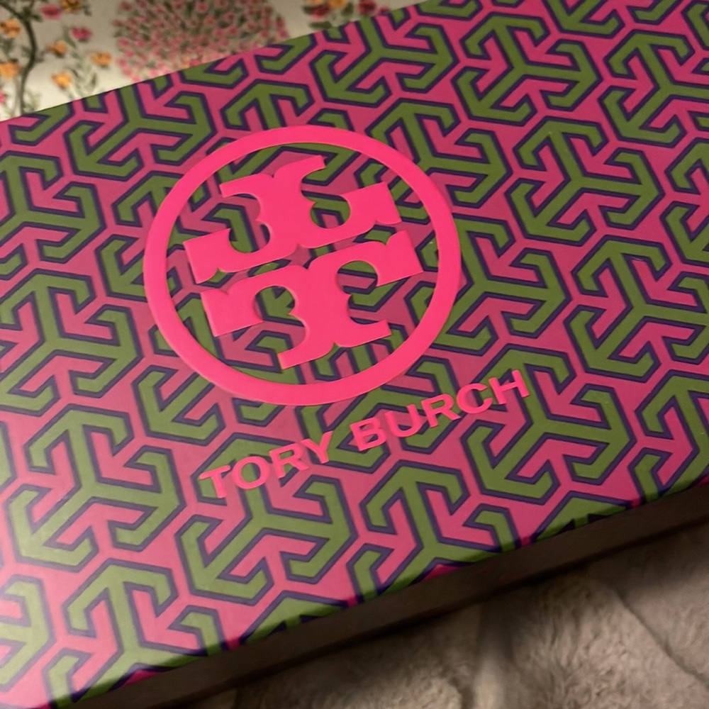 Tory Burch Flip Flop - Picture 8 of 9